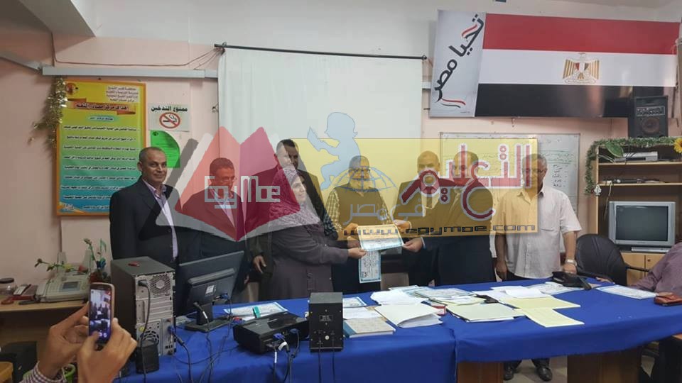 بالصور | اجتماع توجيه العلوم بكفر الشيخ لتكريم الموجهين ومناقشة مواصفات الورقة الامتحانية 45809603 547840319024719 3462479583222169600 n بالصور | اجتماع توجيه العلوم بكفر الشيخ لتكريم الموجهين ومناقشة مواصفات الورقة الامتحانية