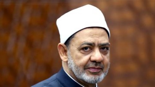 شيخ الأزهر يهنئ الرئيس السيسى والأمة الإسلامية بحلول عيد الفطر المبارك