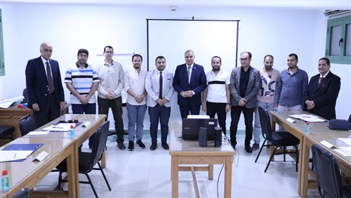 رئيس جامعة الأزهر يتفقد الدورة التدريبية للهيئة المعاونة بمركز التدريب والتطوير