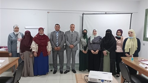 رئيس جامعة الأزهر يتفقد الدورة التدريبية للهيئة المعاونة في كليات البنات