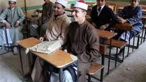 الثانوية الأزهرية 2022.. طلاب الأدبي ينتهون من أداء امتحانات اليوم الأول