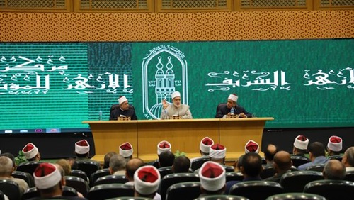 قادة قطاع المعاهد الأزهرية يجتمعون برؤساء الإدارات المركزية قبل امتحانات الثانوية