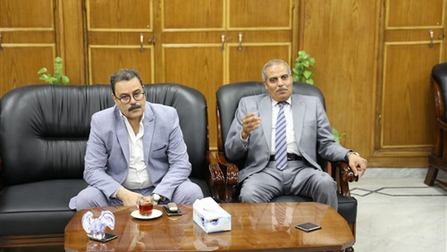 رئيس جامعة الأزهر يستقبل رئيس وكالة الفضاء المصرية