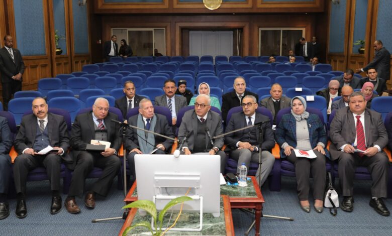 وزير التربية والتعليم تدوير القيادات بناءً على تقييم الأداء بنهاية الفصل الدراسي الثاني