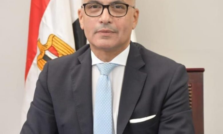 بيان إعلامي .. رئيس جامعة عين شمس يعلن دعم الجامعة لطلاب المنح الدراسية بشرط
